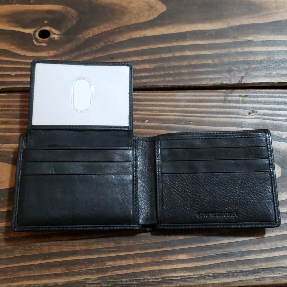 Mens black bifold wallet with removable passcase
